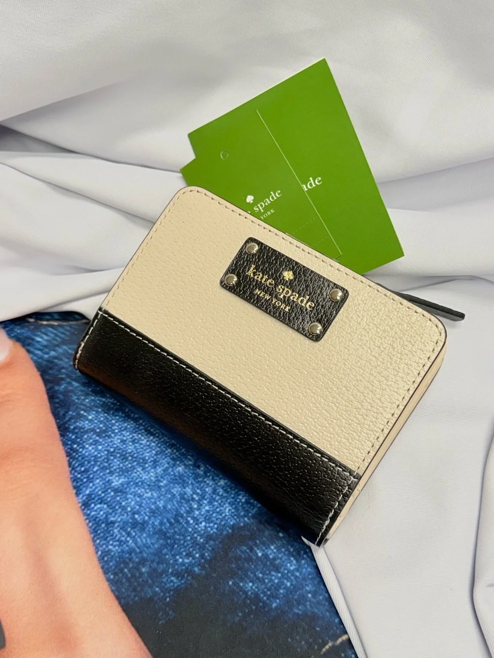 (new+tag) Kate Spade Cara medium wallet - pebble black beige leather material